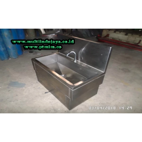 Scrub sink Hot Water system